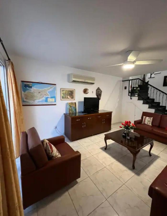 Marias Spacious Aparment Apartment Paphos