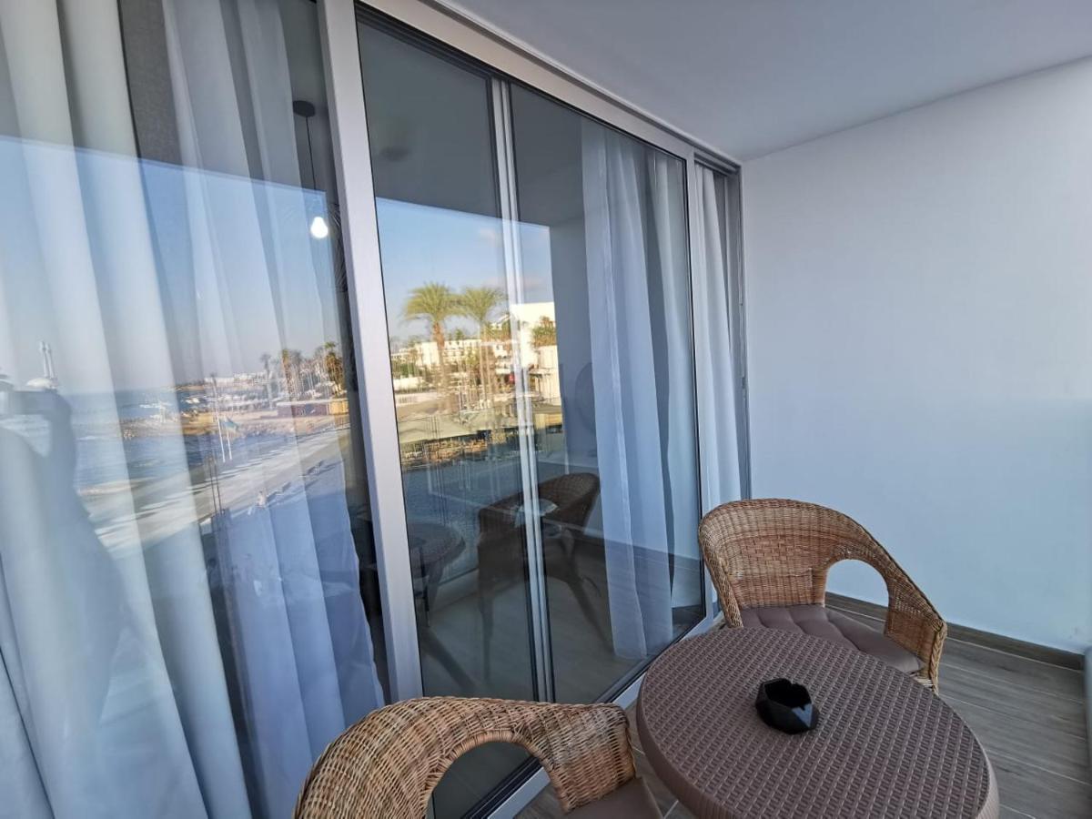 Cosea Living: Seaside Two Bedroom Flat In Harbour 106 Apartment Paphos