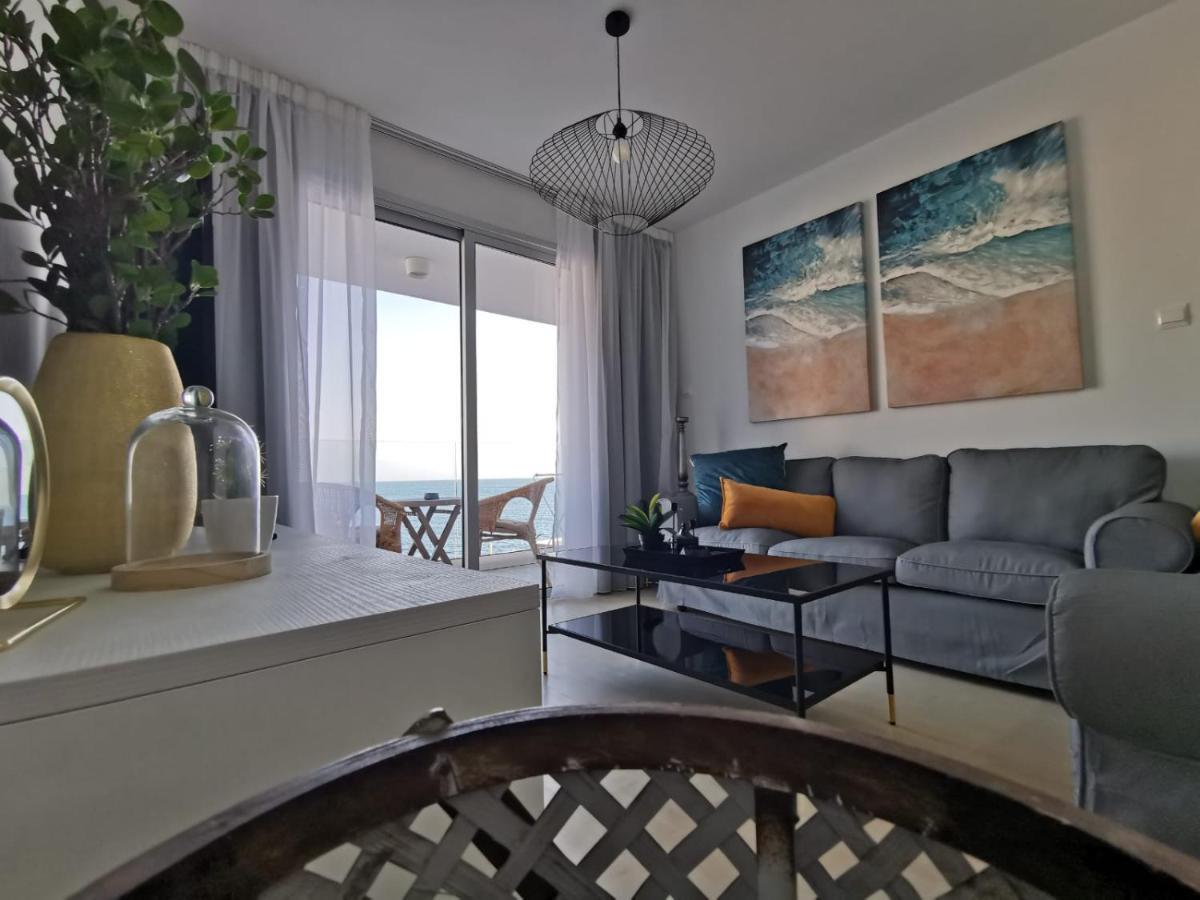 Cosea Living: Seaside Two Bedroom Flat In Harbour 106 * Paphos