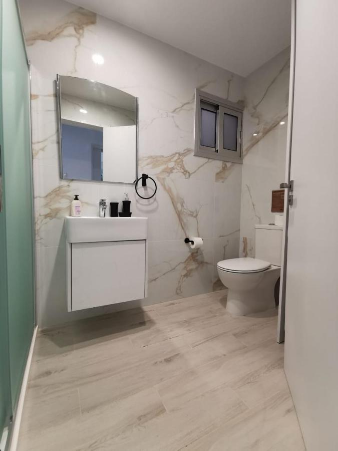Cosea Living: Seaside Two Bedroom Flat In Harbour 106 * Paphos