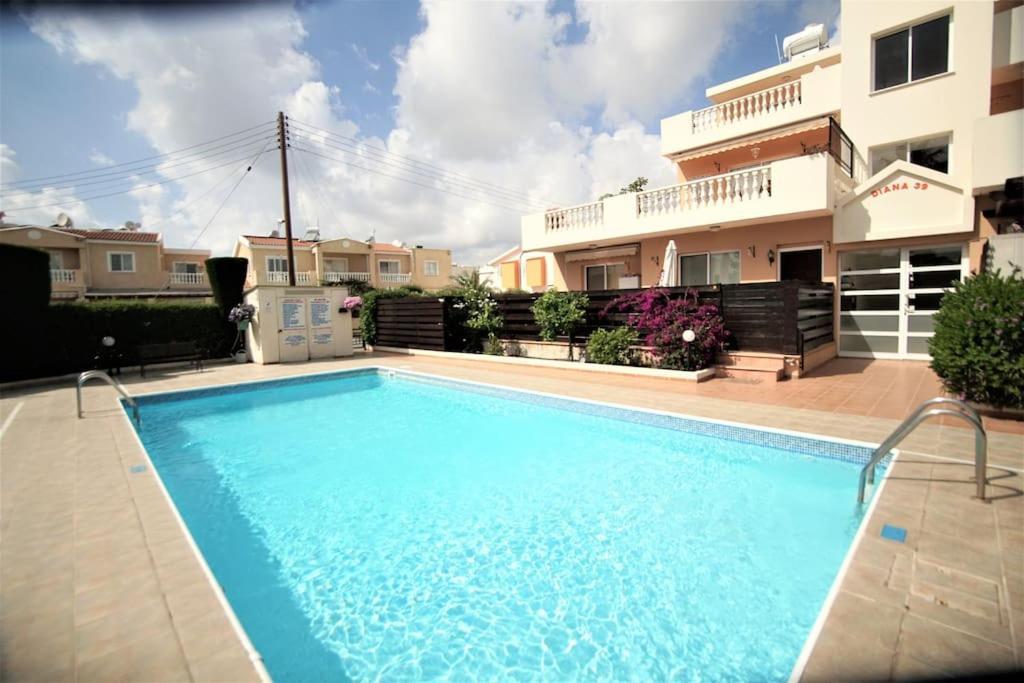 Pool-side 2 Bedroom In * Paphos