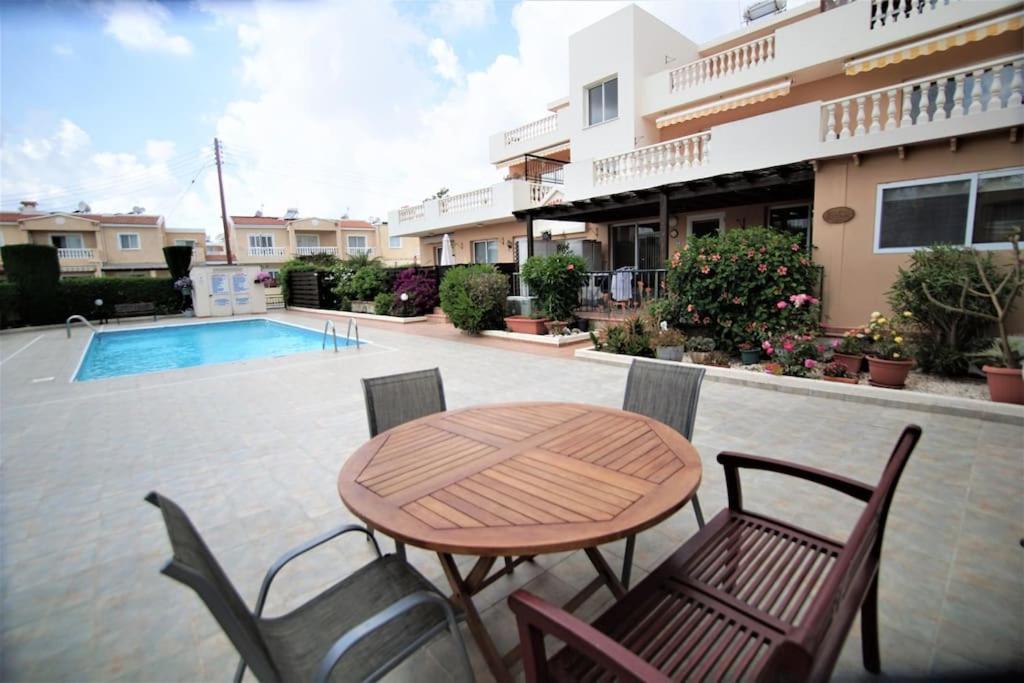 Apartment Pool-side 2 Bedroom In Paphos