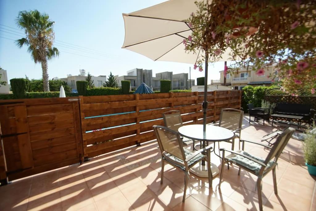 Pool-side 2 Bedroom In * Paphos