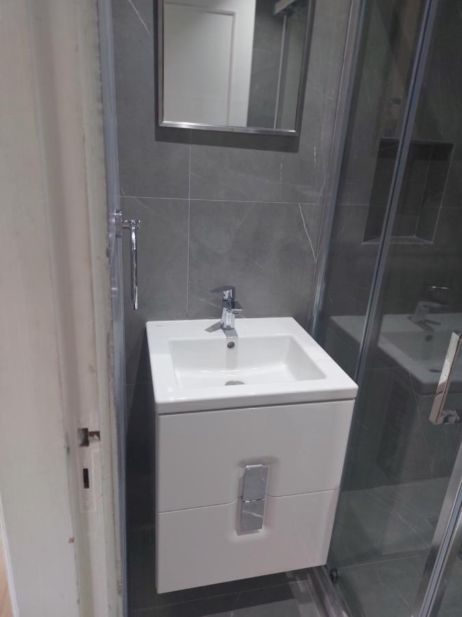 Apartment Newly Renovated In Tourist Area Paphos