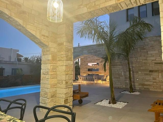 Luxury Contemporary *