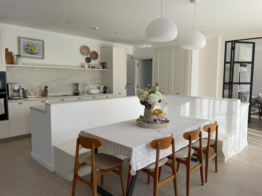Villa Luxury Contemporary Paphos