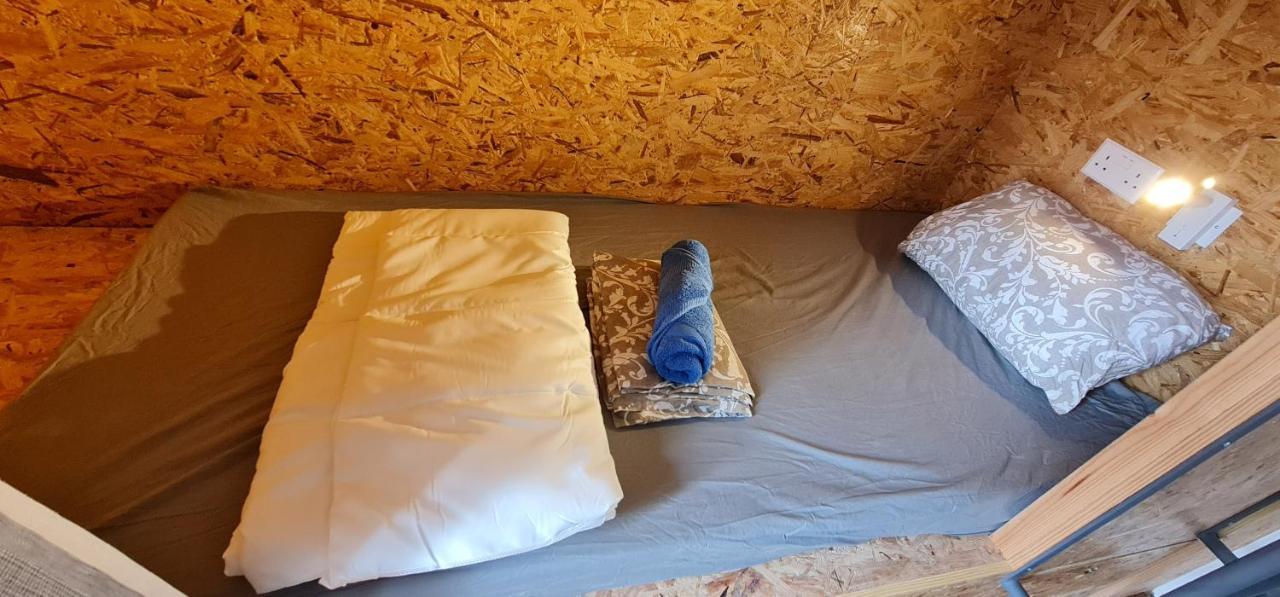 Bee Hostel
