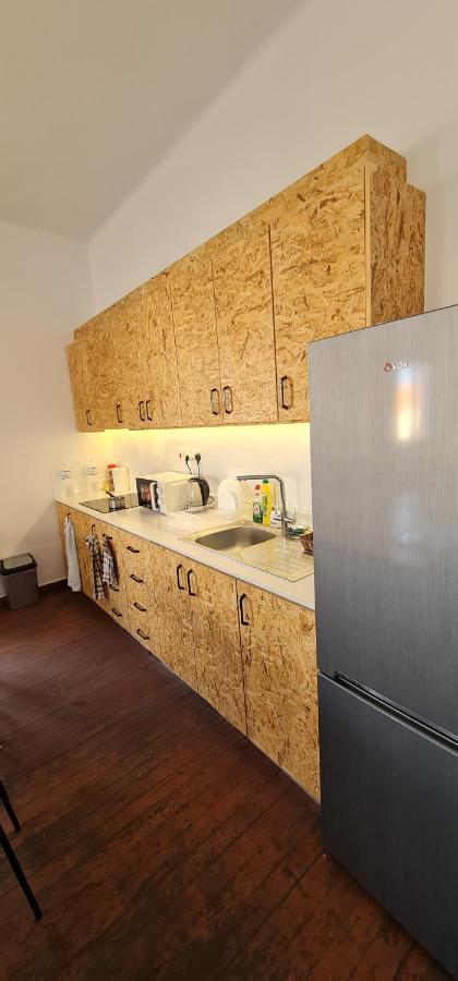 Bee Hostel