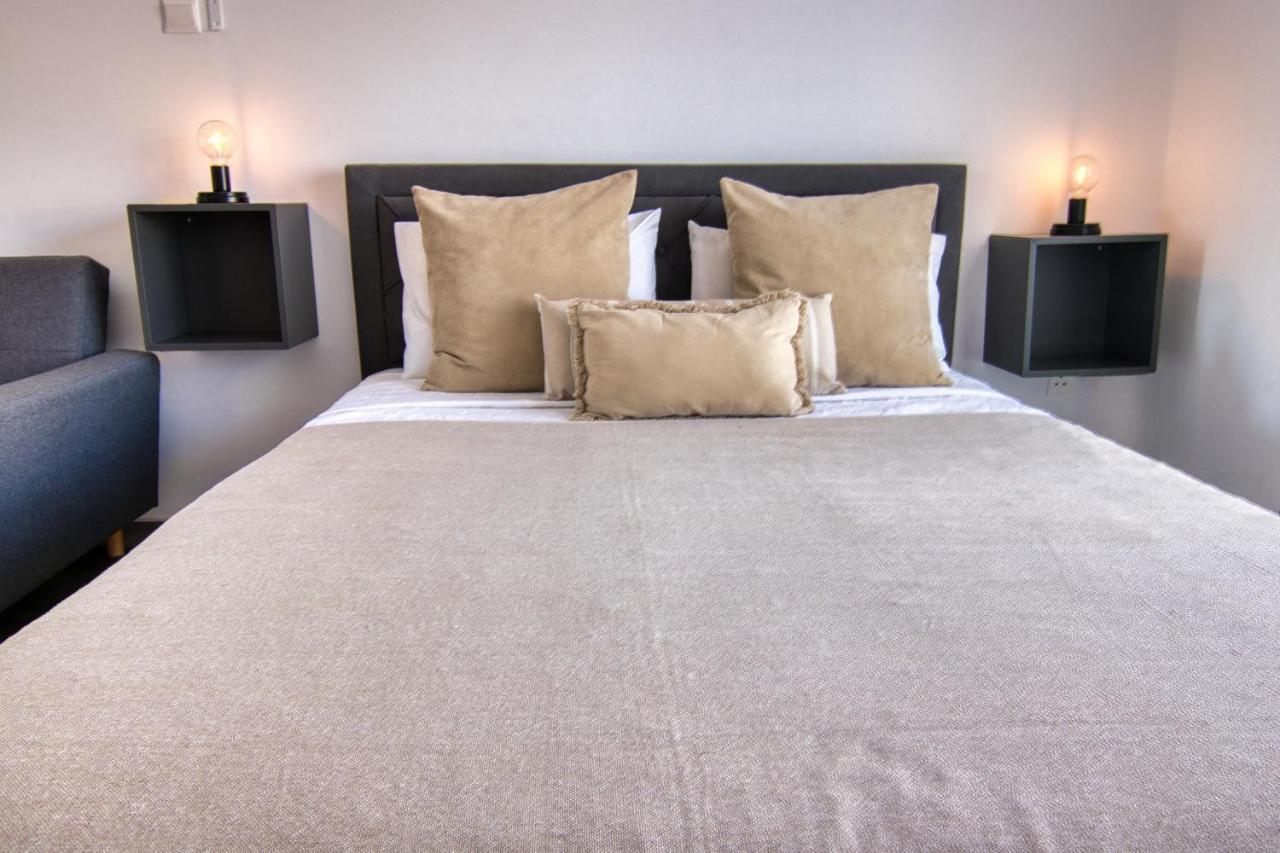 Phaedrus Living: Seaside Luxury Flat Athina 117 Apartment