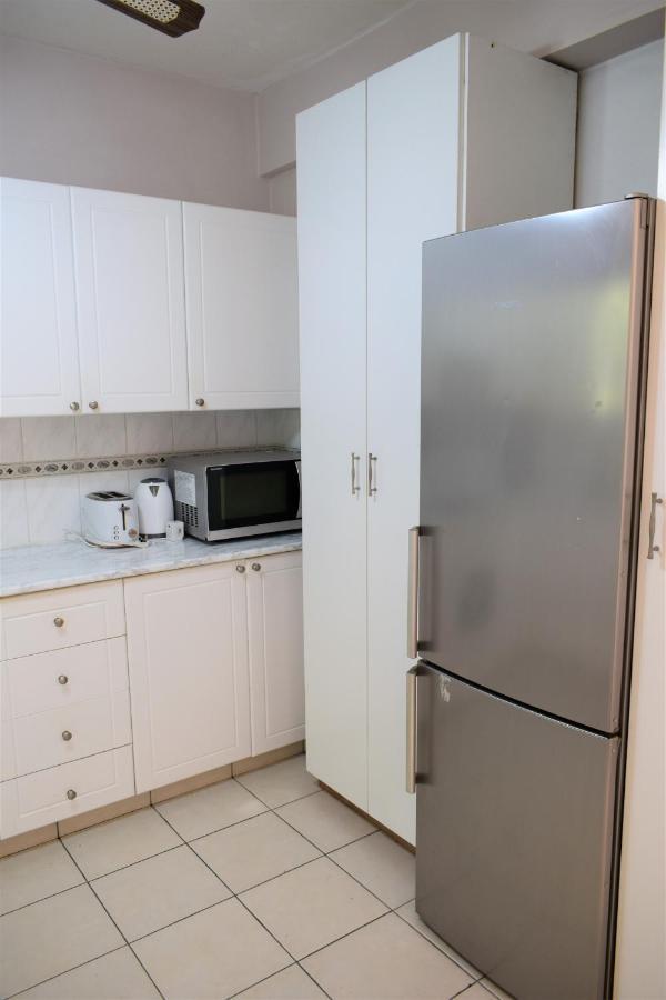 Townhouse In Paradise Gardens Apartment