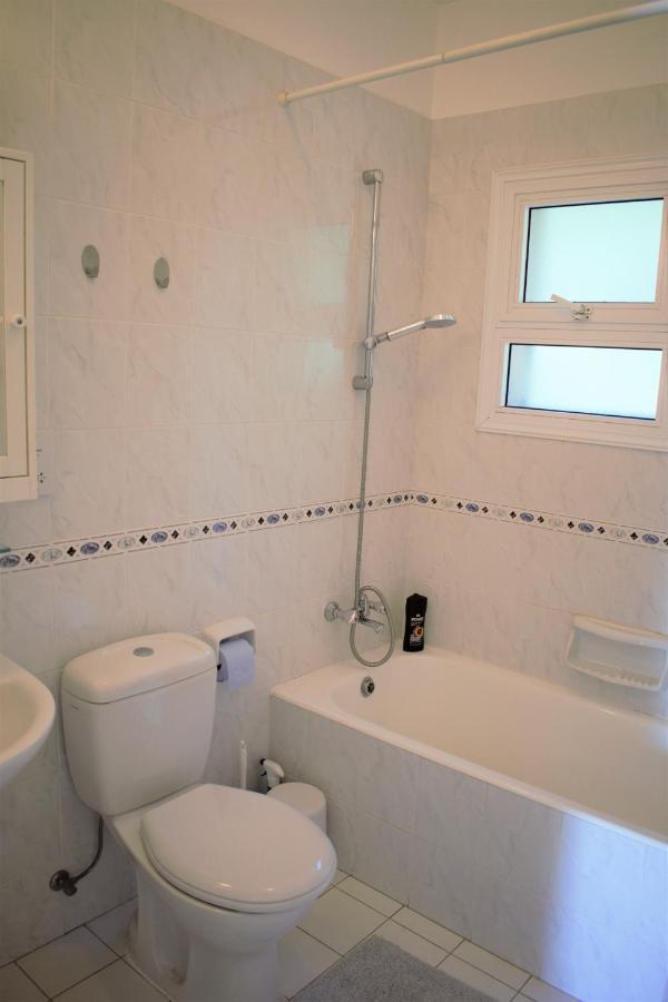 Townhouse In Paradise Gardens Apartment
