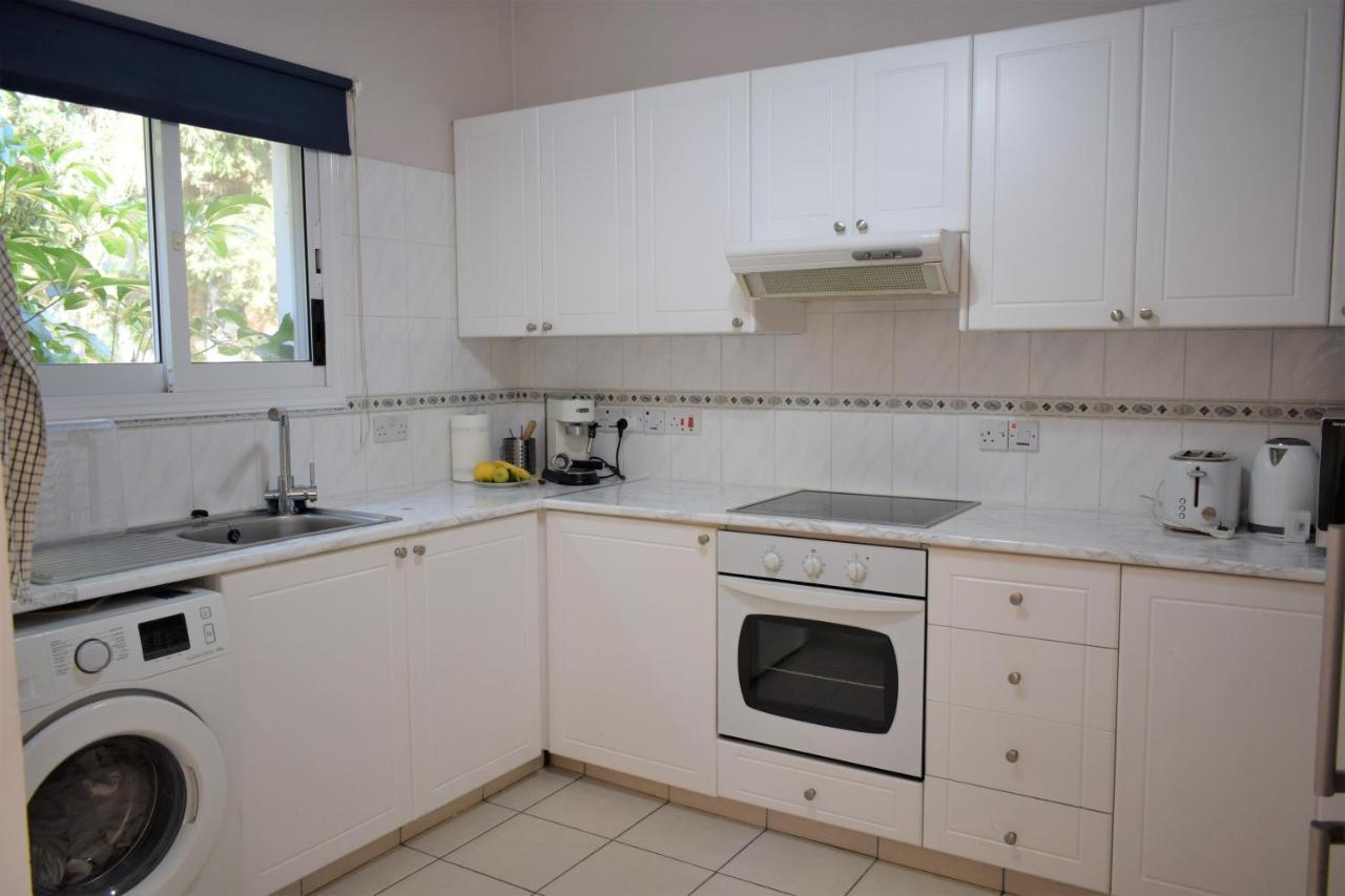 Townhouse In Paradise Gardens Apartment
