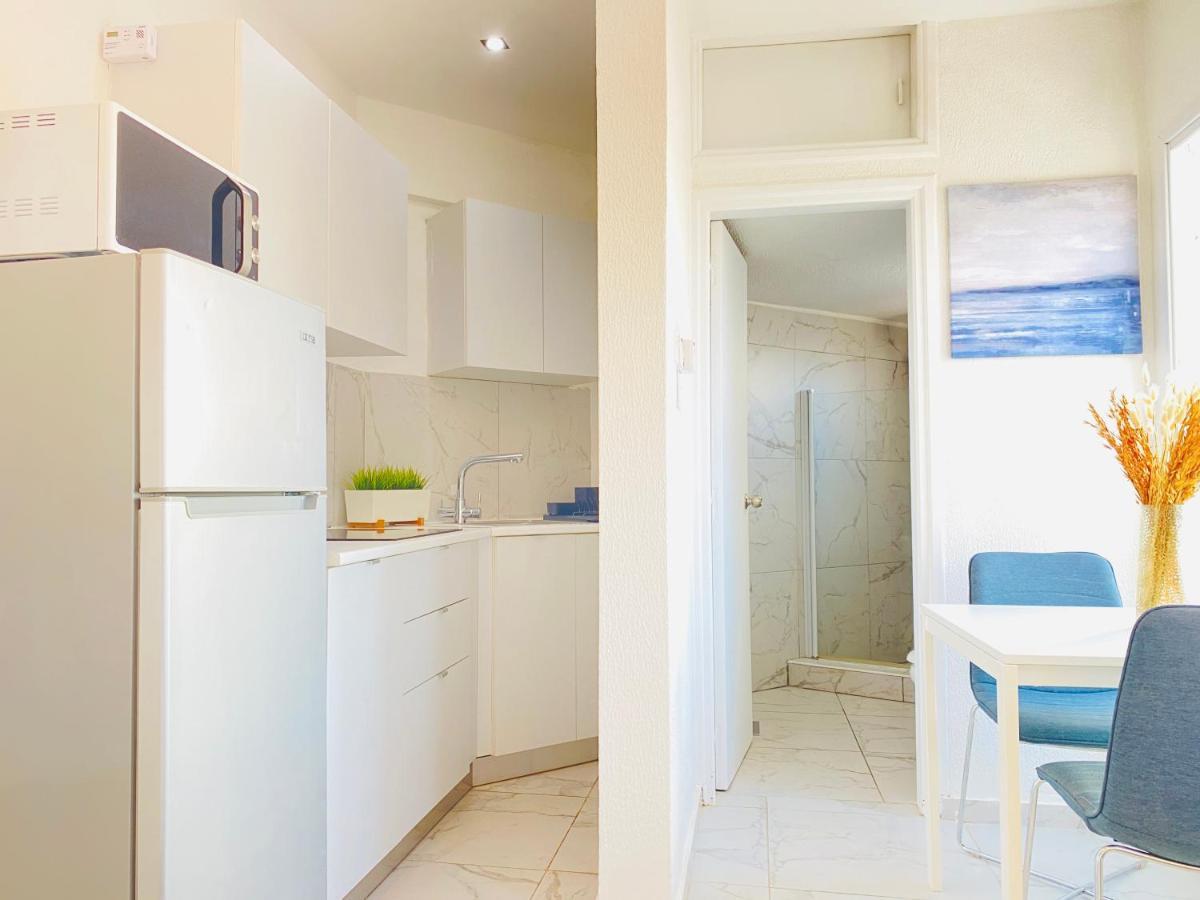 Phaedrus Living : Luxury Flat Lighthouse 75 Apartment *