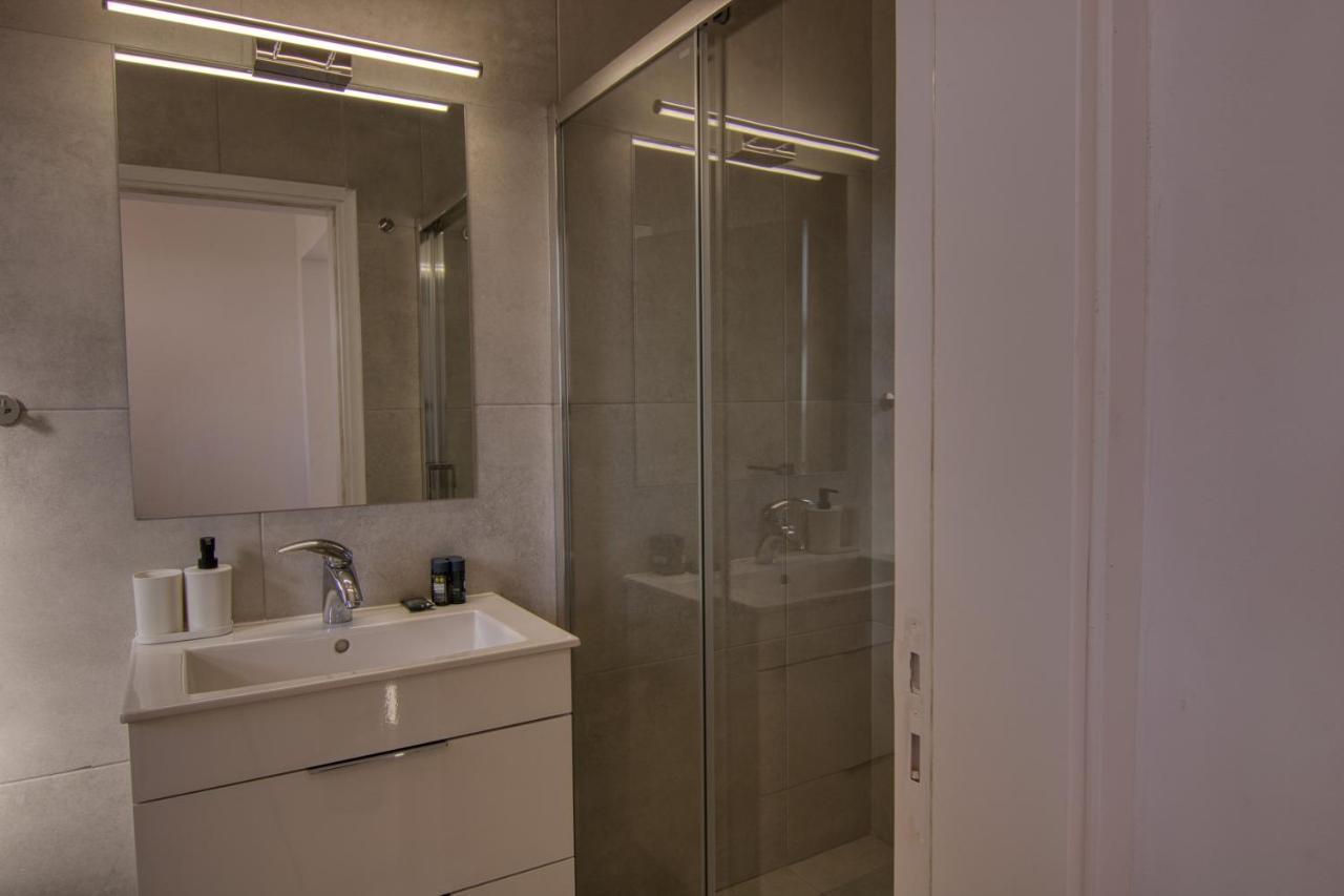Phaedrus Living: Flat 104 Apartment *