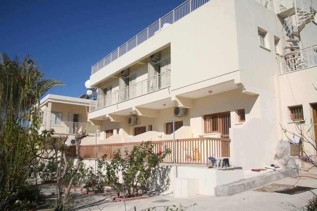 Niki Court Apartment