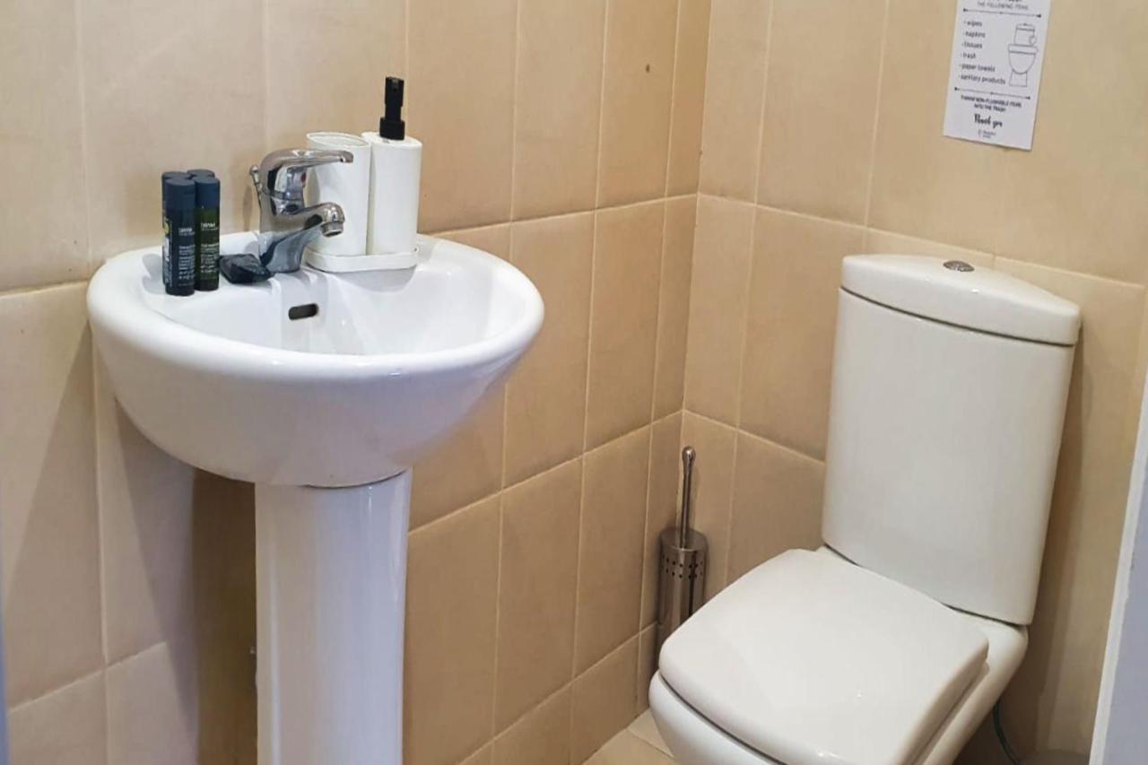 Apartment Phaedrus Living: Flat 102 *