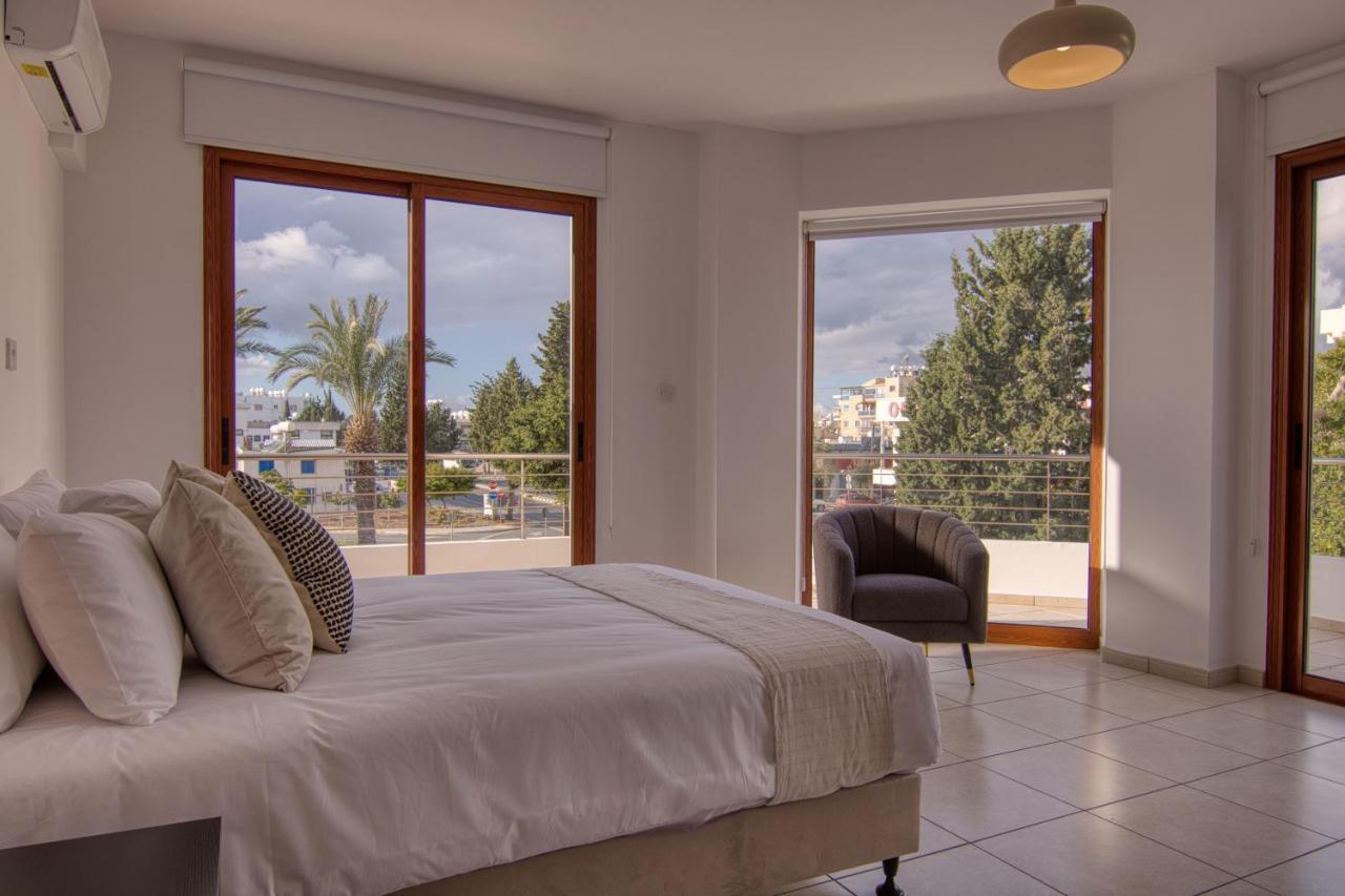 Apartment Phaedrus Living: Flat 102