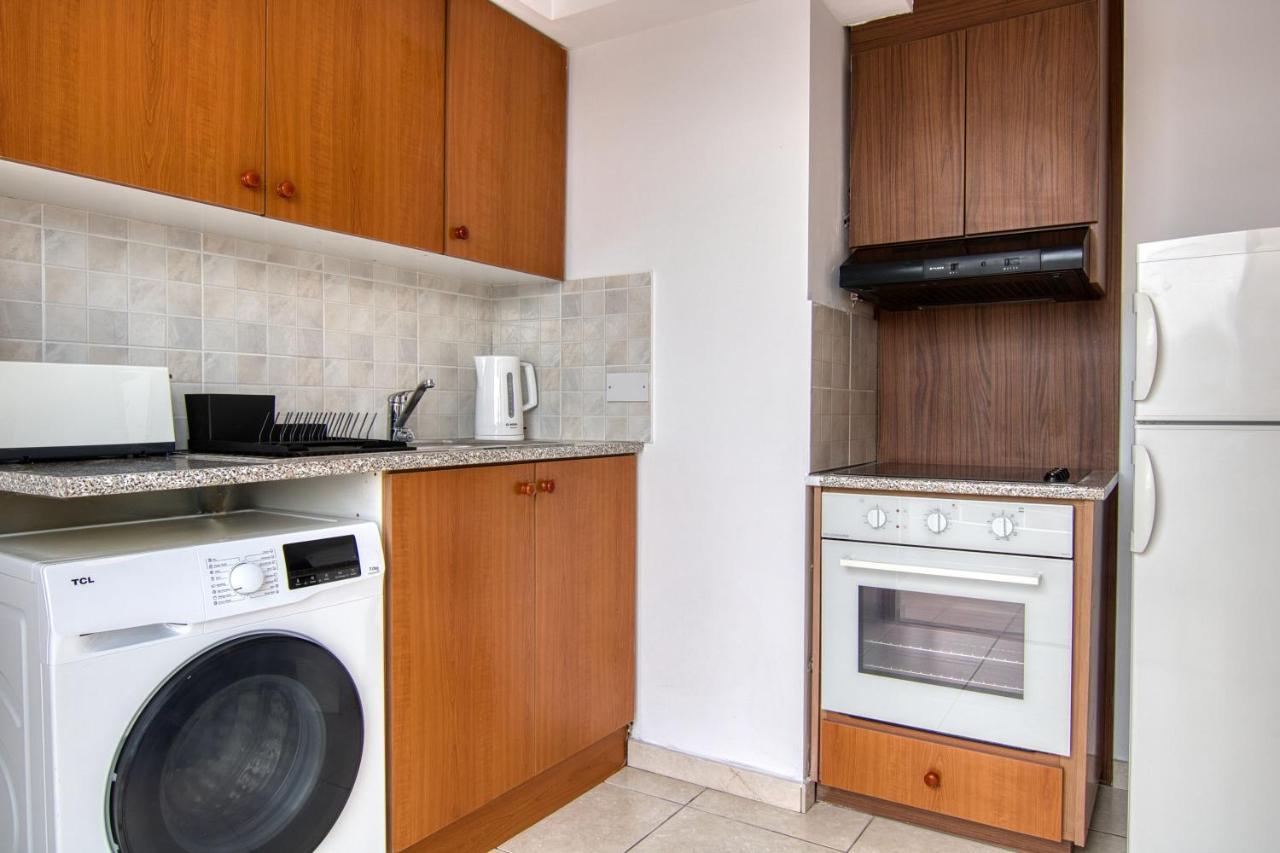 Apartment Phaedrus Living: Flat 102 *