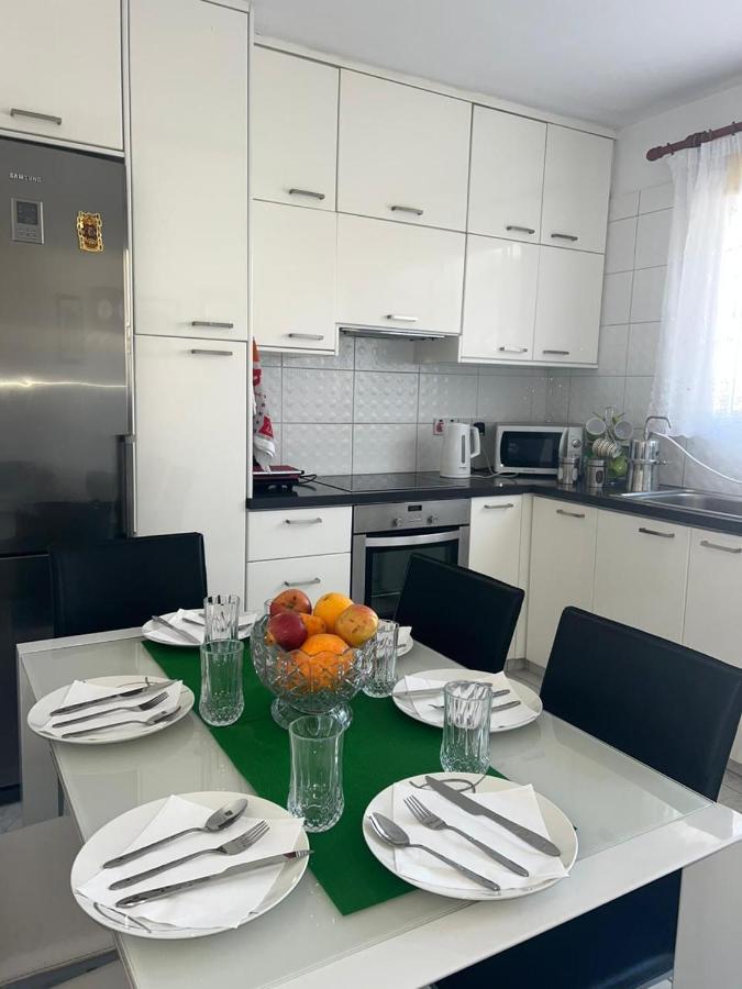 Marias Spacious Aparment *