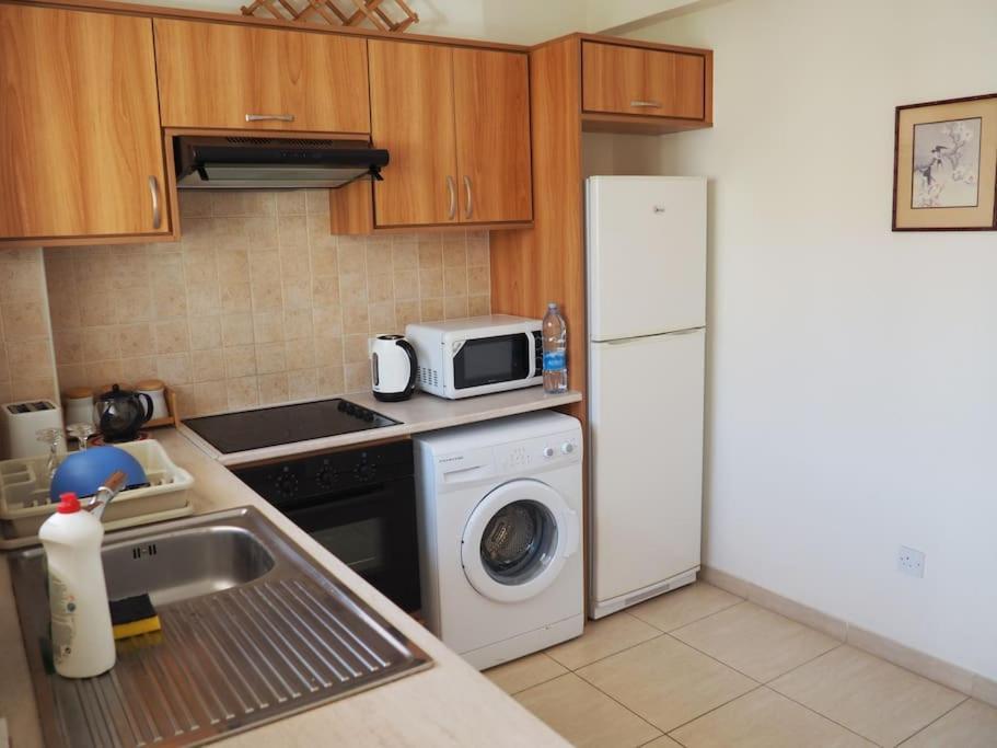 A Stone's Throw From Everything Apartment Paphos