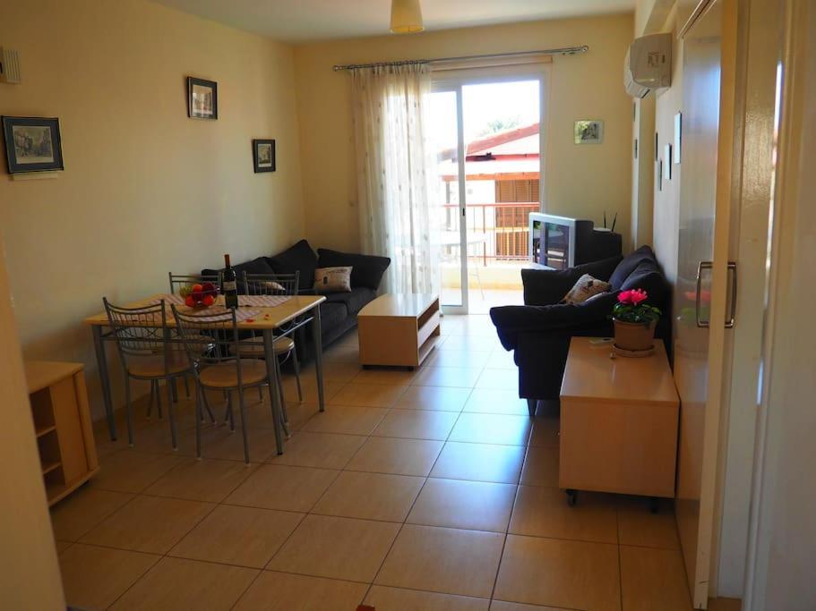 Apartment A Stone's Throw From Everything *