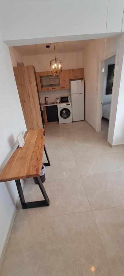 Apartment Luxury In Light House Paphos