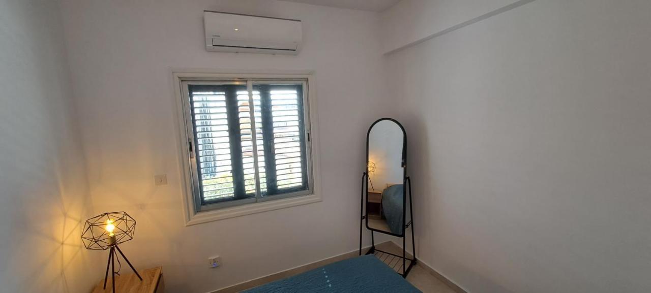 Apartment Luxury In Light House Paphos