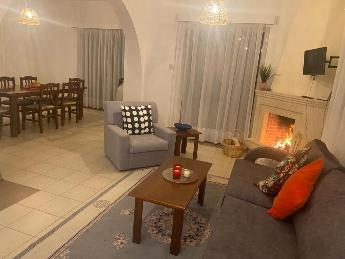 Nysa8 * Paphos