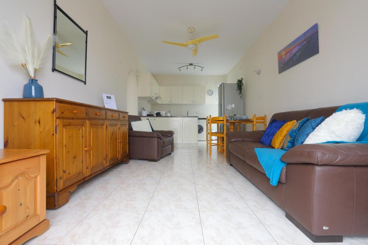 Apartment Stylish Holiday - Large Pool - Close To Beach