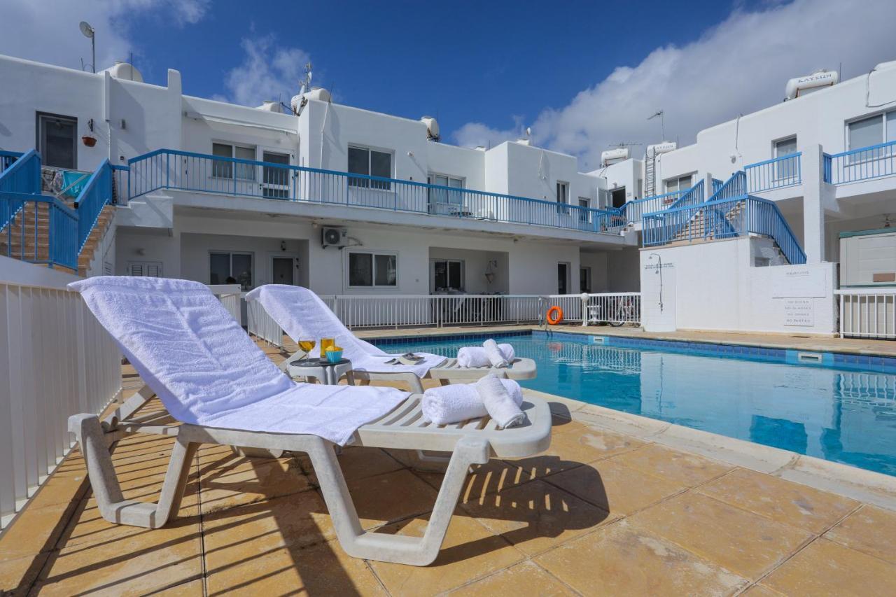 Apartment Stylish Holiday - Large Pool - Close To Beach *