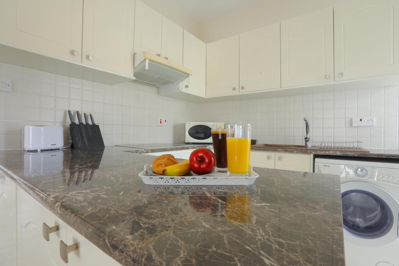 Apartment Stylish Holiday - Large Pool - Close To Beach *