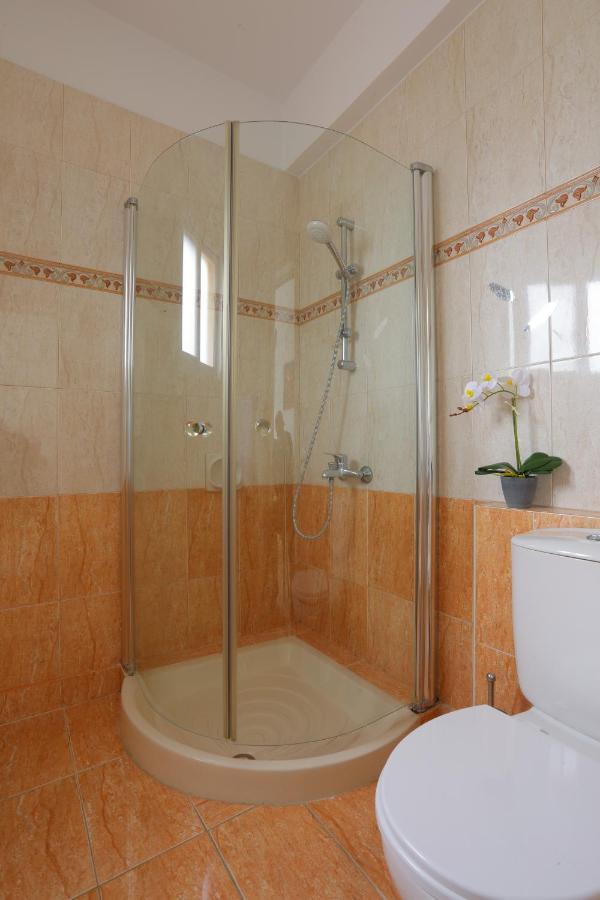 Stylish Holiday - Large Pool - Close To Beach Paphos