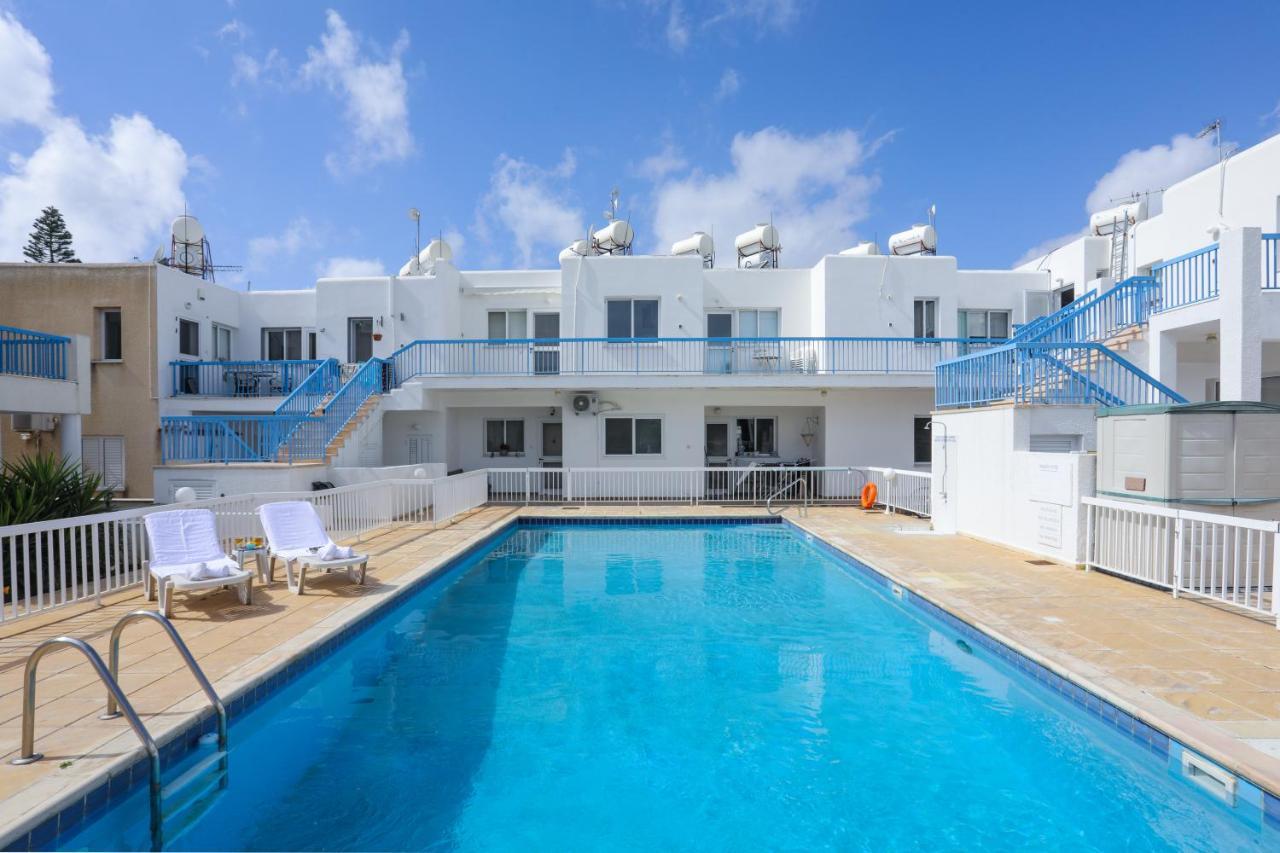 Stylish Holiday - Large Pool - Close To Beach Apartment