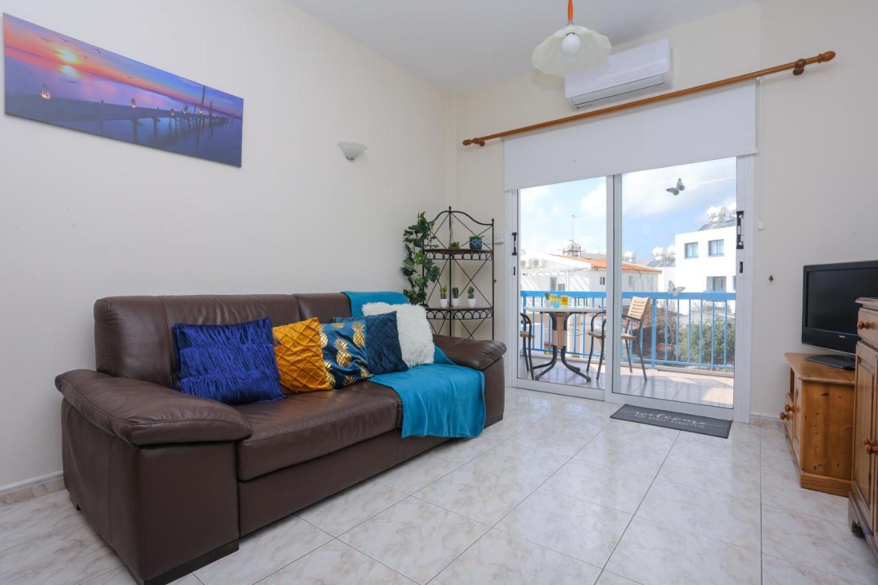 Stylish Holiday - Large Pool - Close To Beach Apartment Paphos