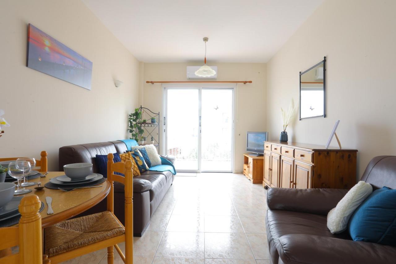 Stylish Holiday - Large Pool - Close To Beach *