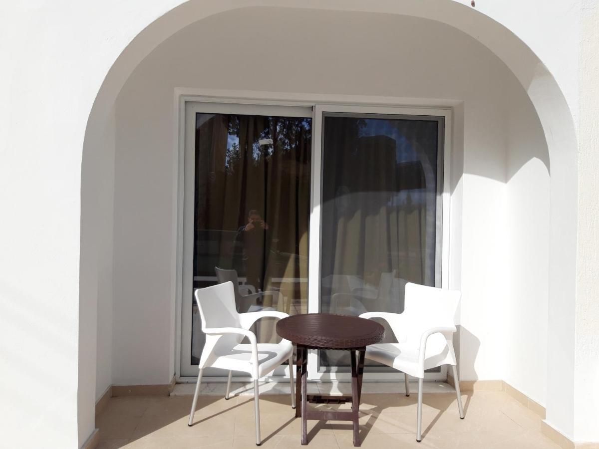 Costas Two-bedroom Ground Floor *