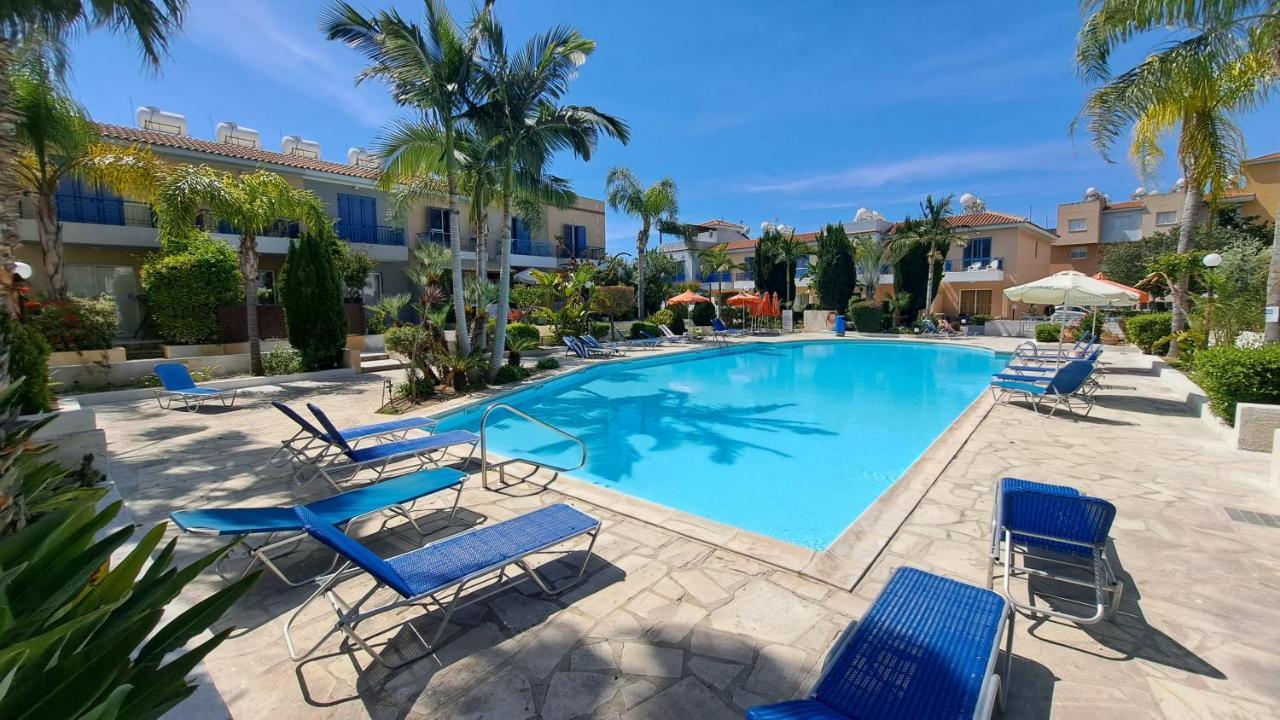 Zom * Paphos