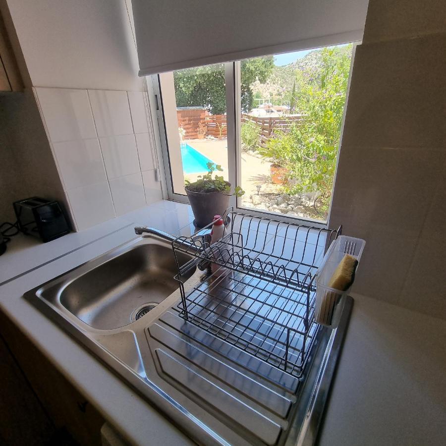 Potamos Private * Steni