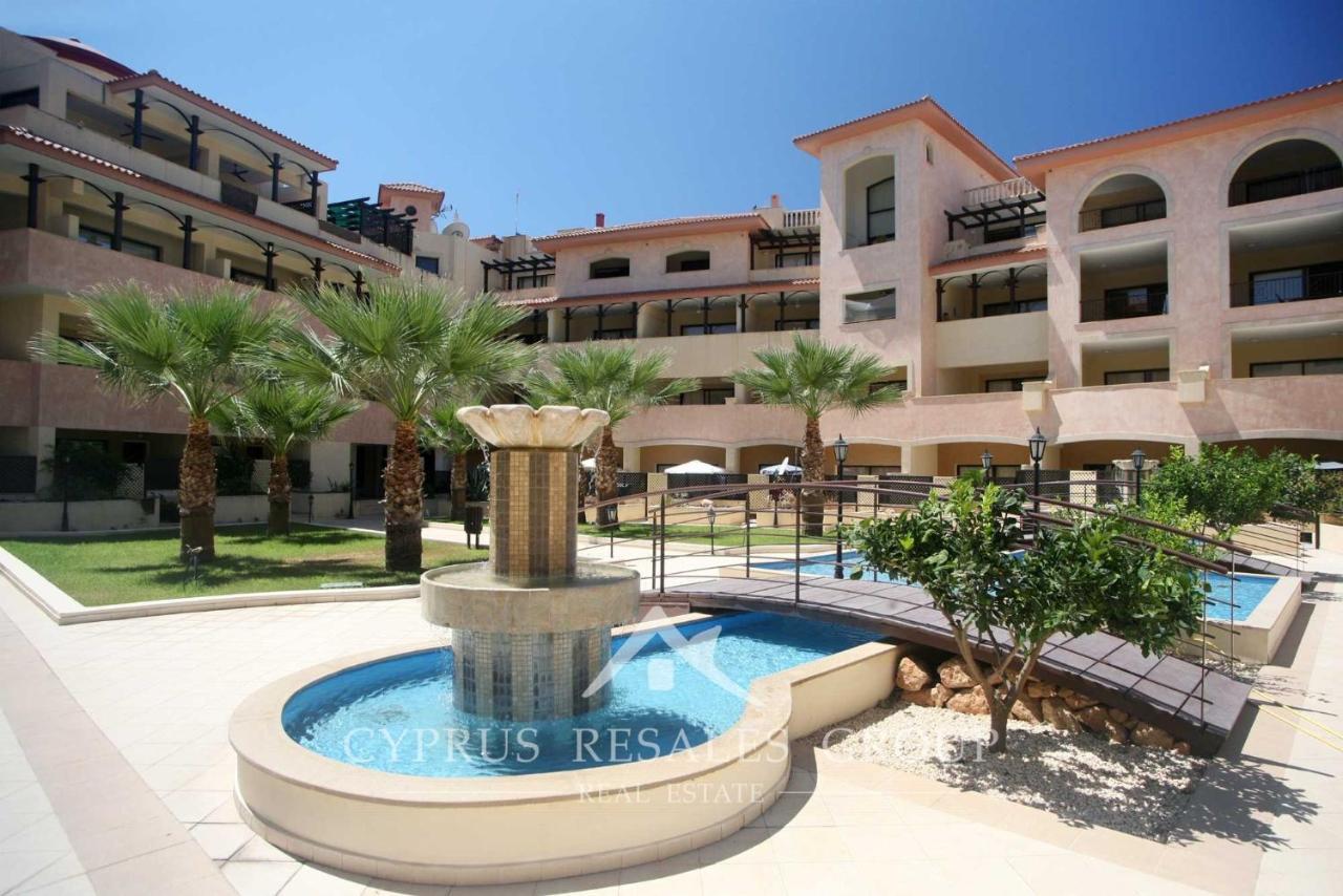 Pool Side 2 Bedroom Queens Gardens Complex * Paphos