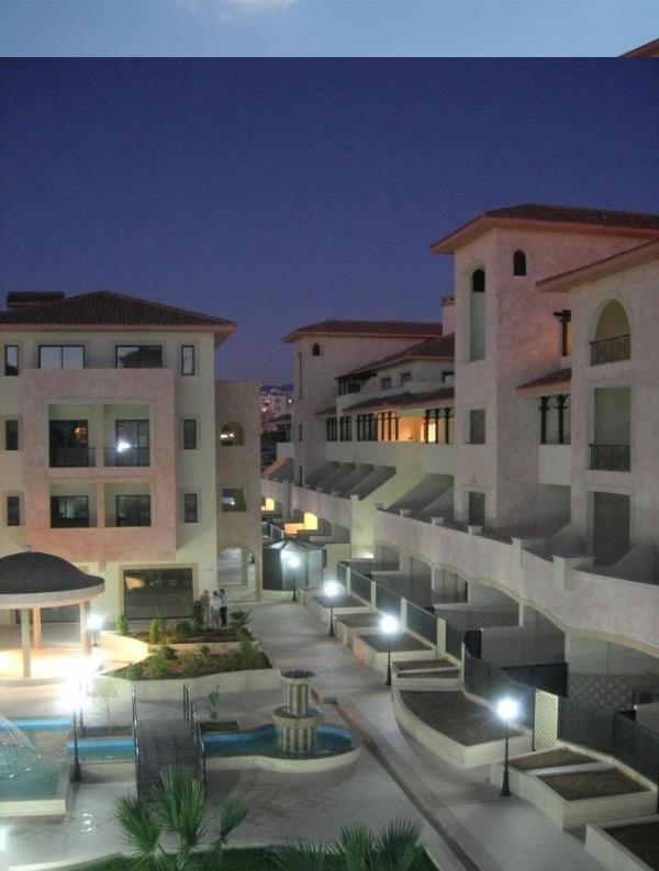 Pool Side 2 Bedroom Queens Gardens Complex