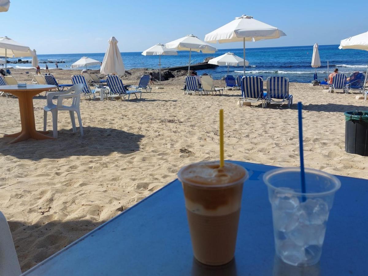 Pool Side 2 Bedroom Queens Gardens Complex Apartment Paphos