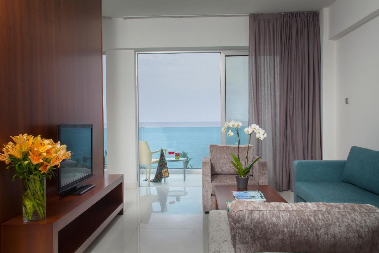 Resort King Evelthon Beach & 5*