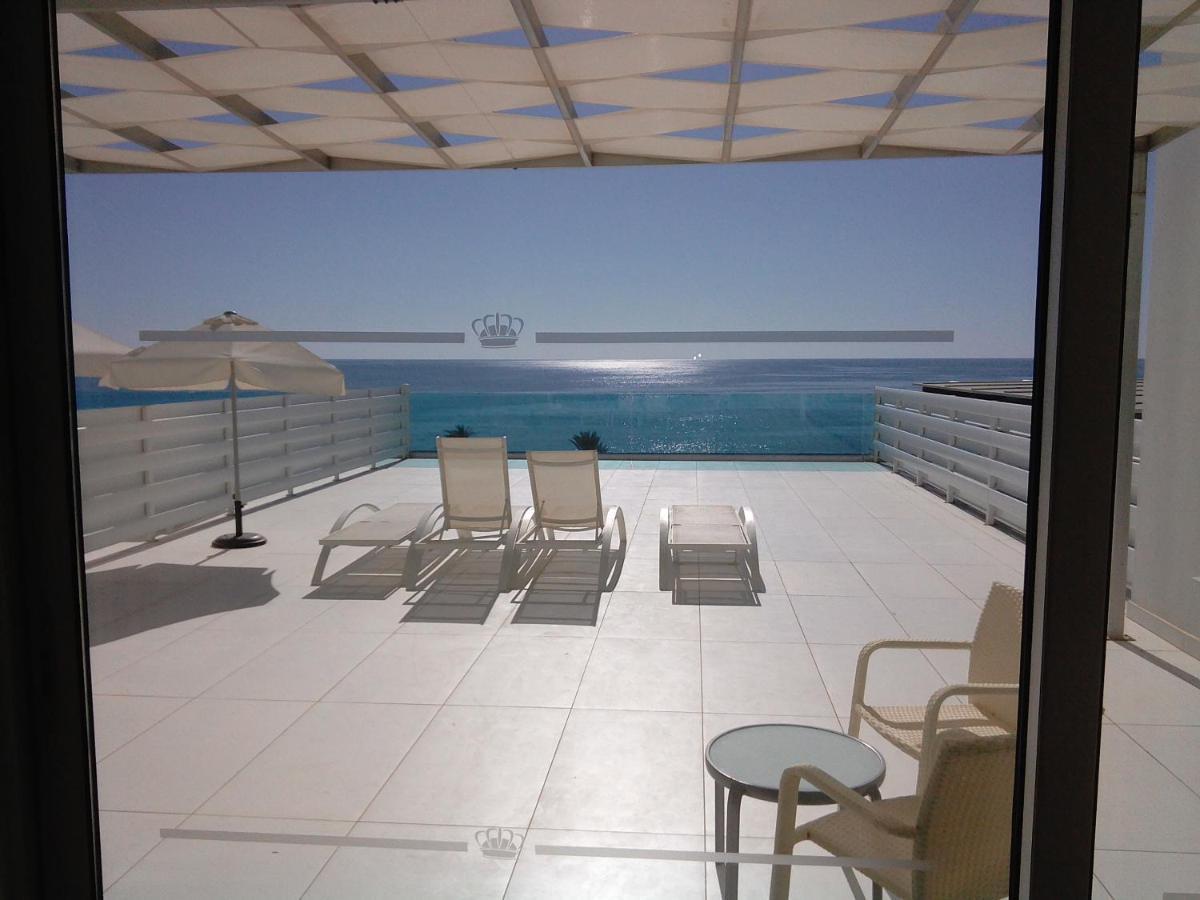 Resort King Evelthon Beach &