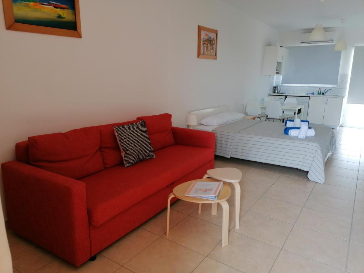 Ariadne Apartments *