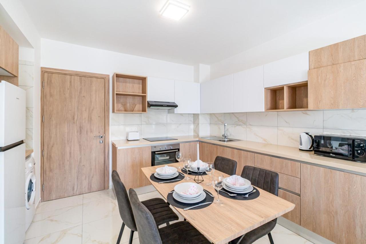Apartment Adolina By Ezoria Paphos
