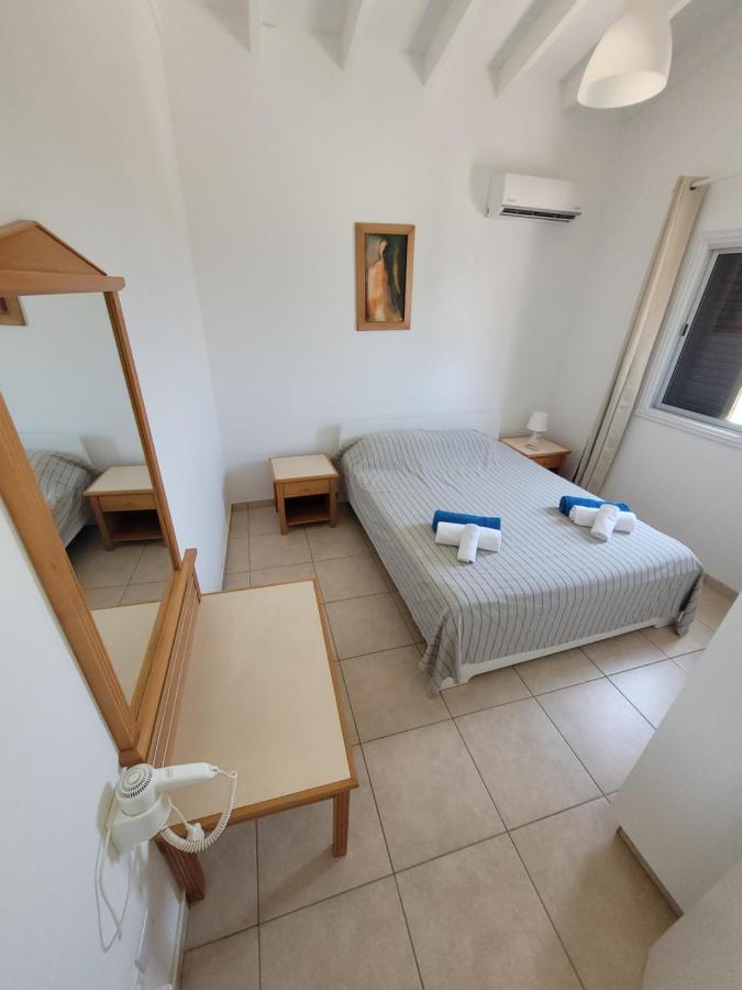 Ariadne Apartments *