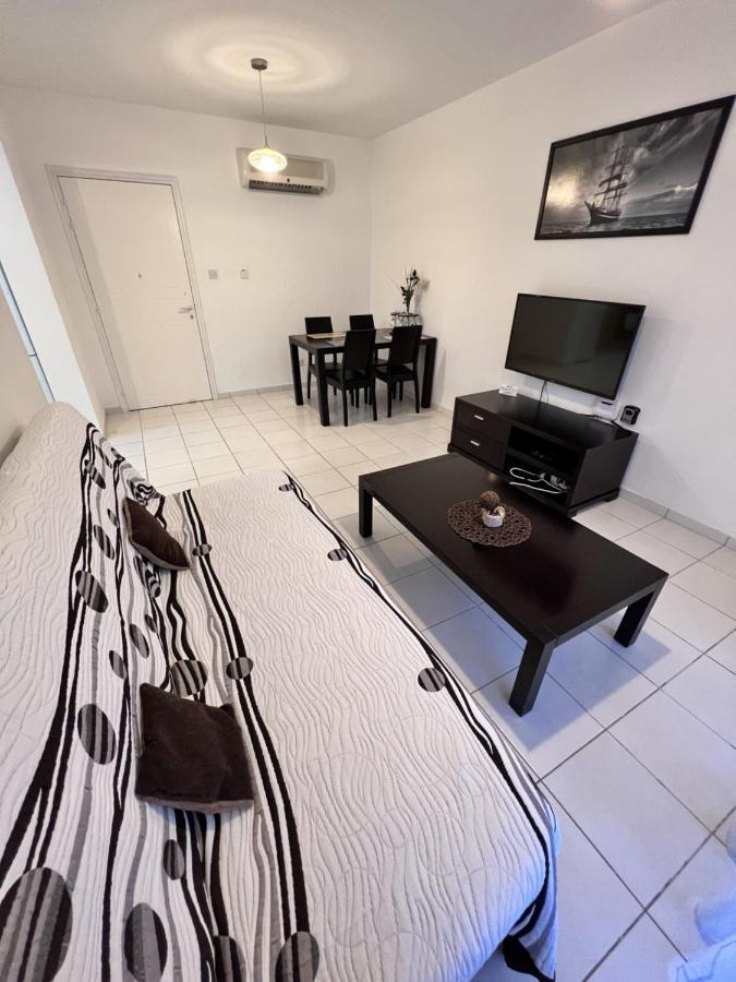 Iris Village Apartment *