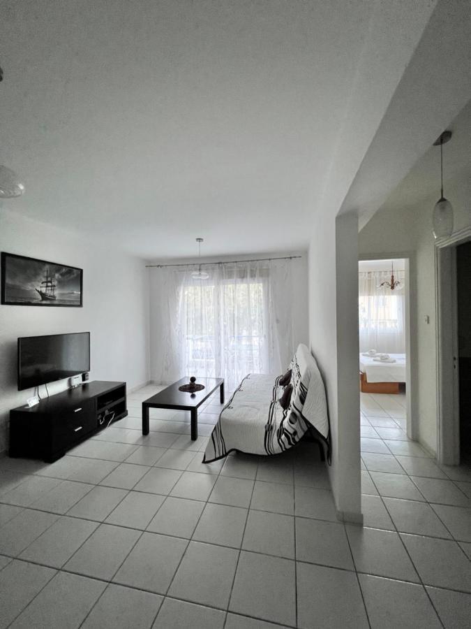 Iris Village Apartment *