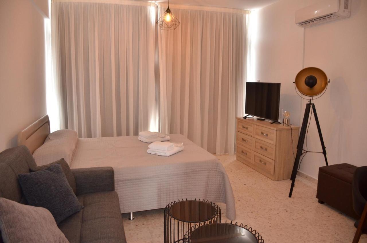 Almyria - By Imh Travel & Tours Apartment *