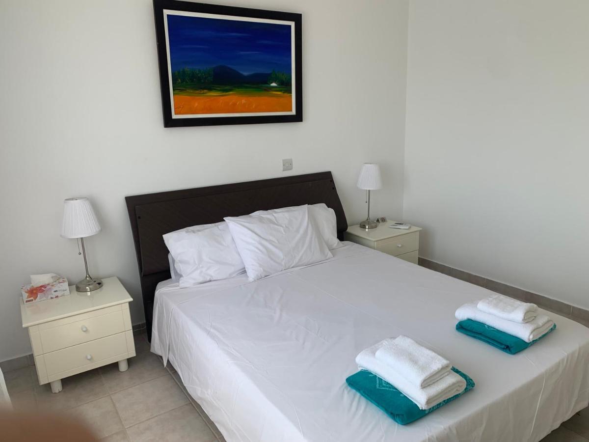 Kings Palace - Stylish, Modern 2 Bed With Sea Views Paphos